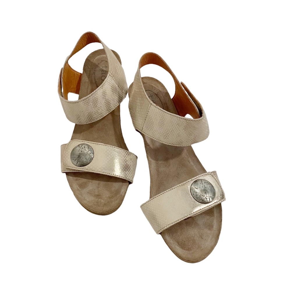 Taos Carousel 2 Silver Wedge Heel Sandal, Size 41/10 1/2